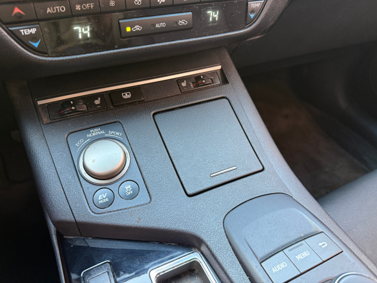 Lexus ES 300h Sedan 2013