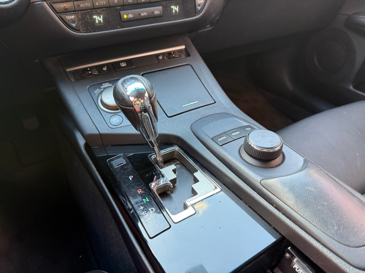 Lexus ES 300h Sedan 2013