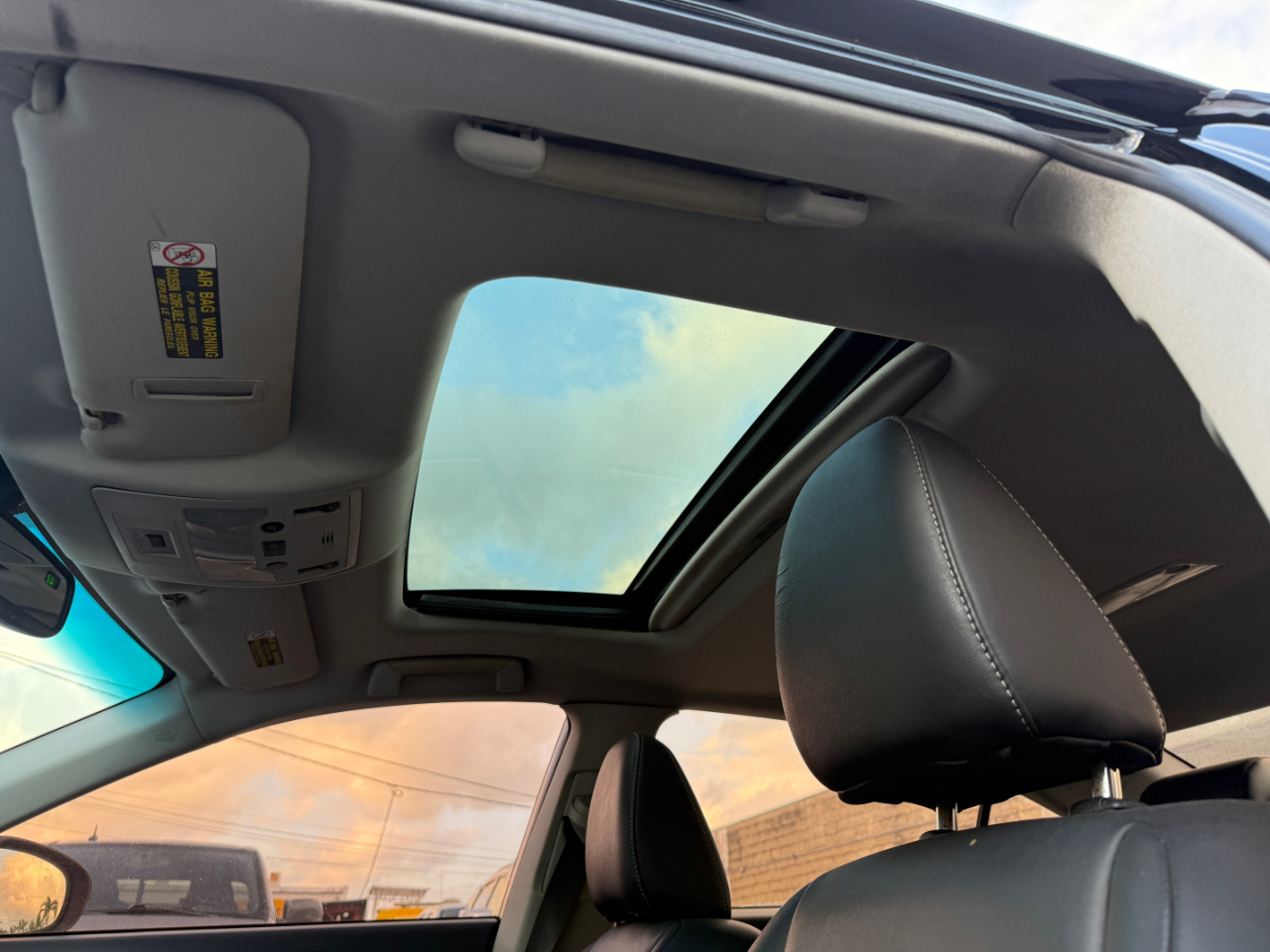 Lexus ES 300h Sedan 2013