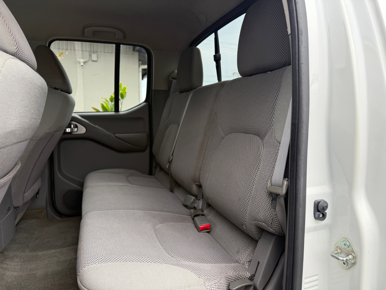 Nissan Frontier S Crew Cab 5AT 2WD 2016