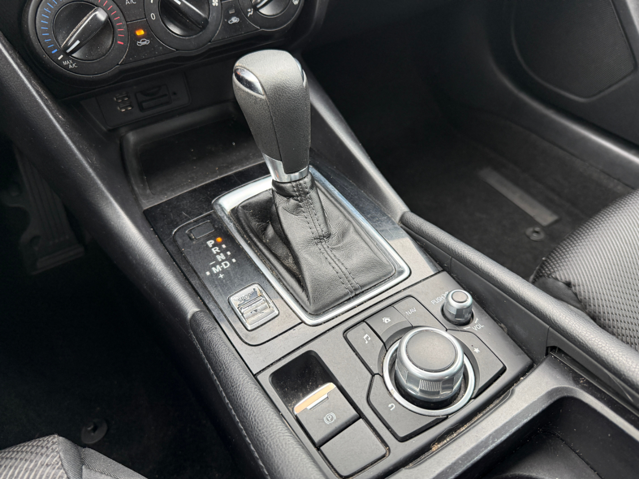 Mazda MAZDA3 i Sport AT 5-Door 2017