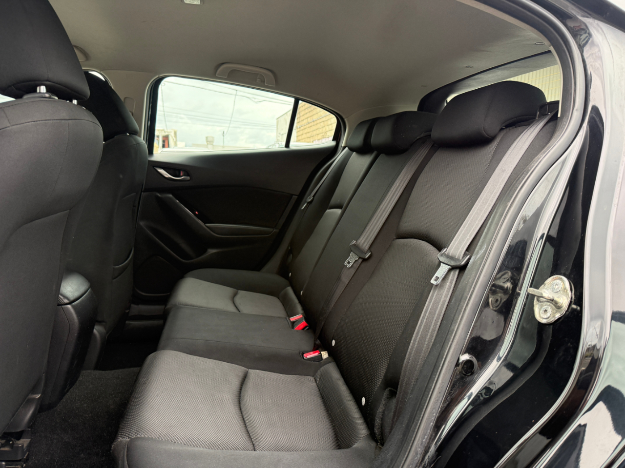 Mazda MAZDA3 i Sport AT 5-Door 2017