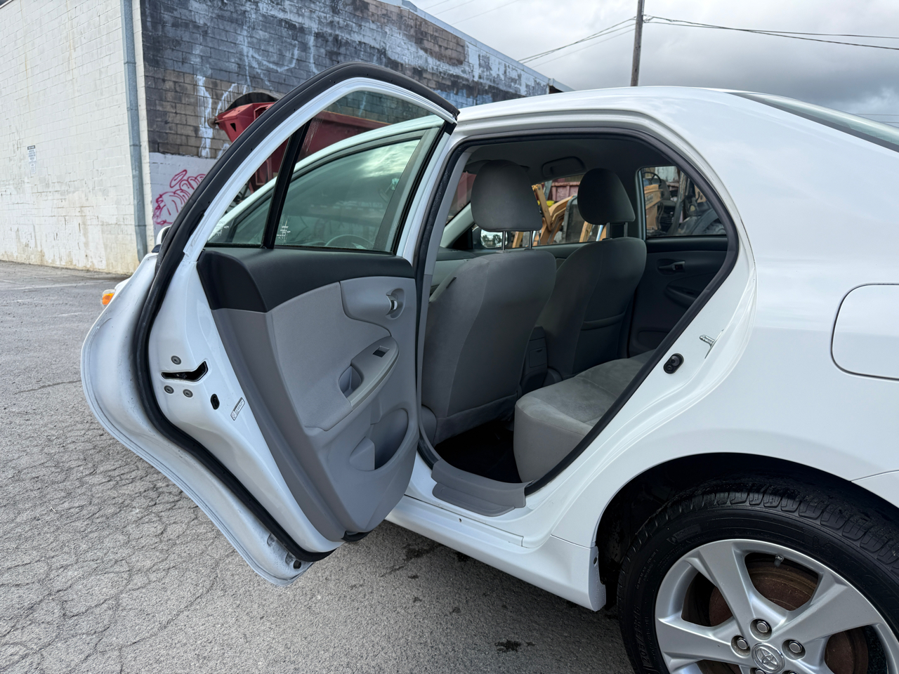 Toyota Corolla LE 2013