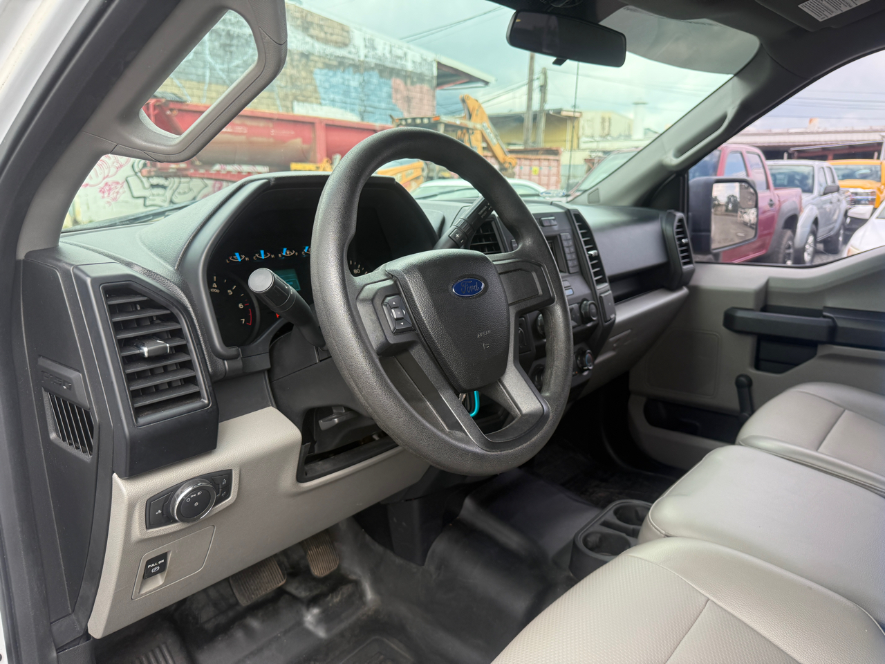 Ford F-150 XL SuperCab 6.5-ft. Bed 2WD 2015