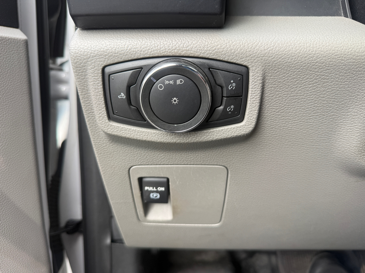 Ford F-150 XL SuperCab 6.5-ft. Bed 2WD 2015