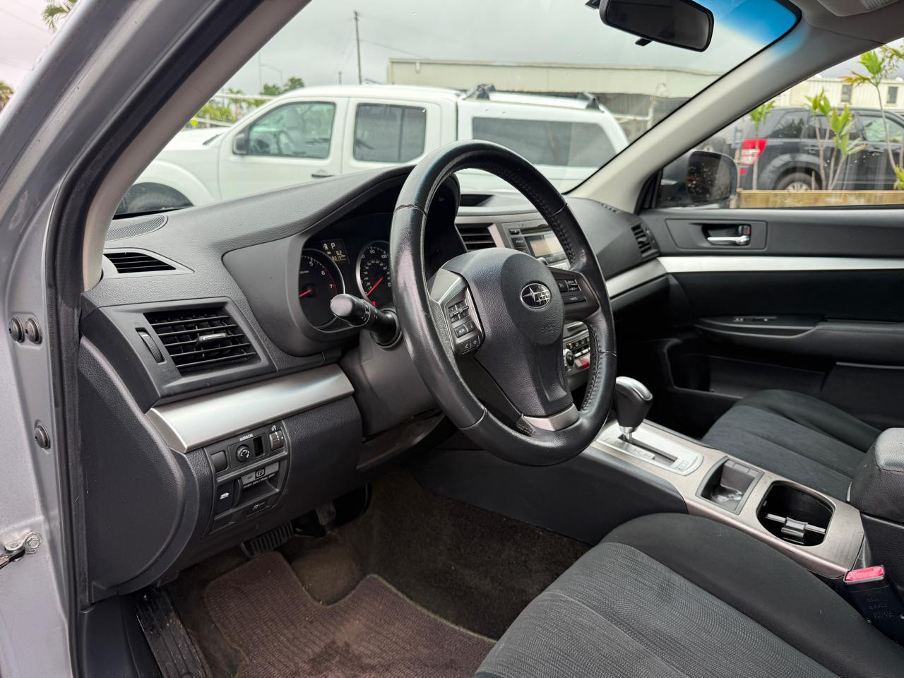 Subaru Outback 2.5i Premium 2013