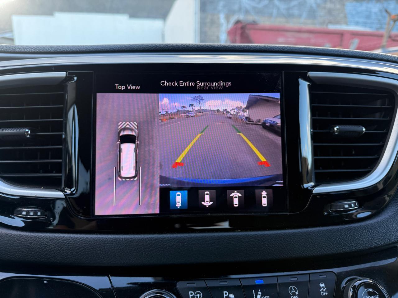 Chrysler Pacifica Touring Plus 2020