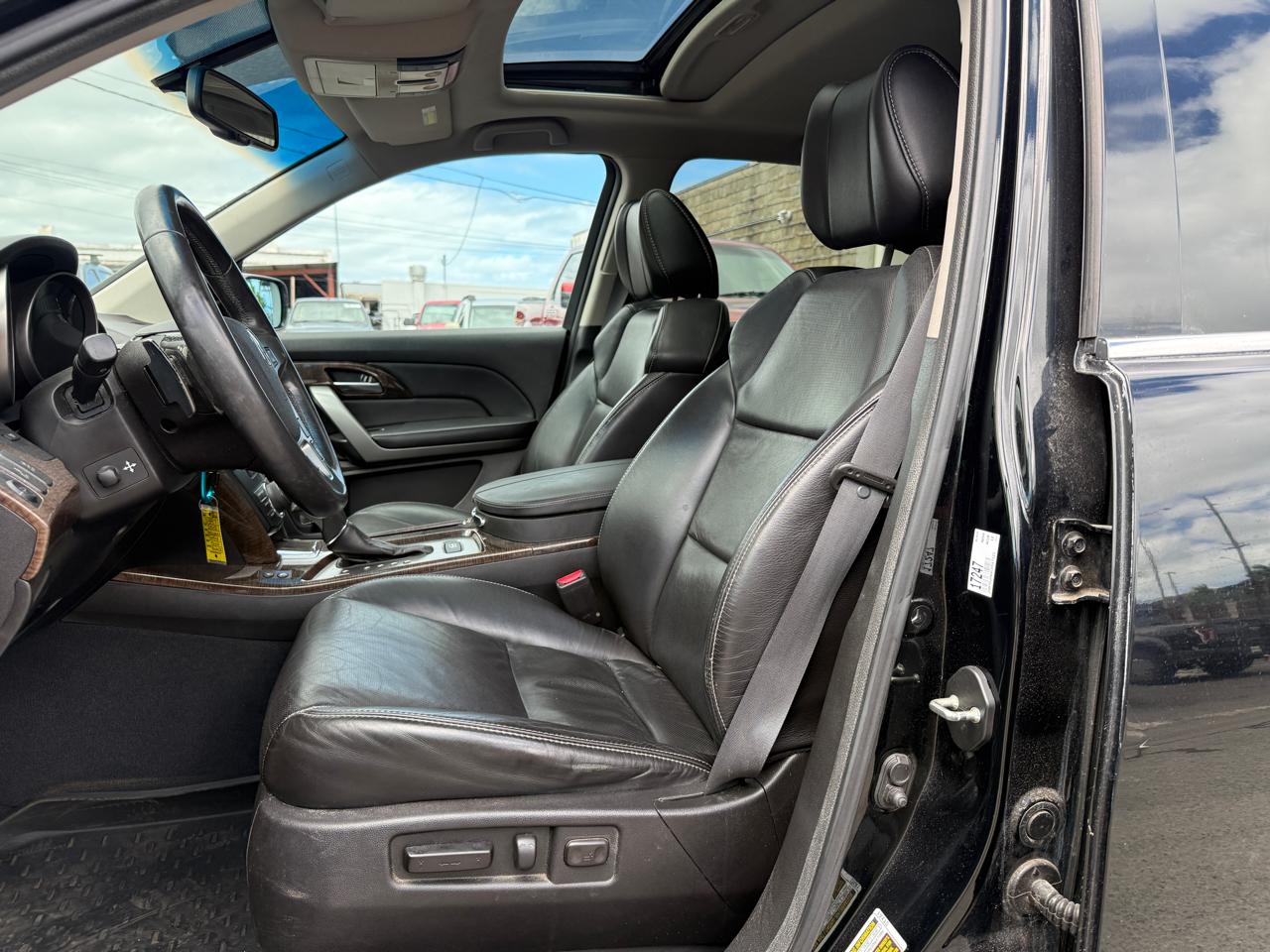 Acura MDX 6-Spd AT w/Tech Package 2012