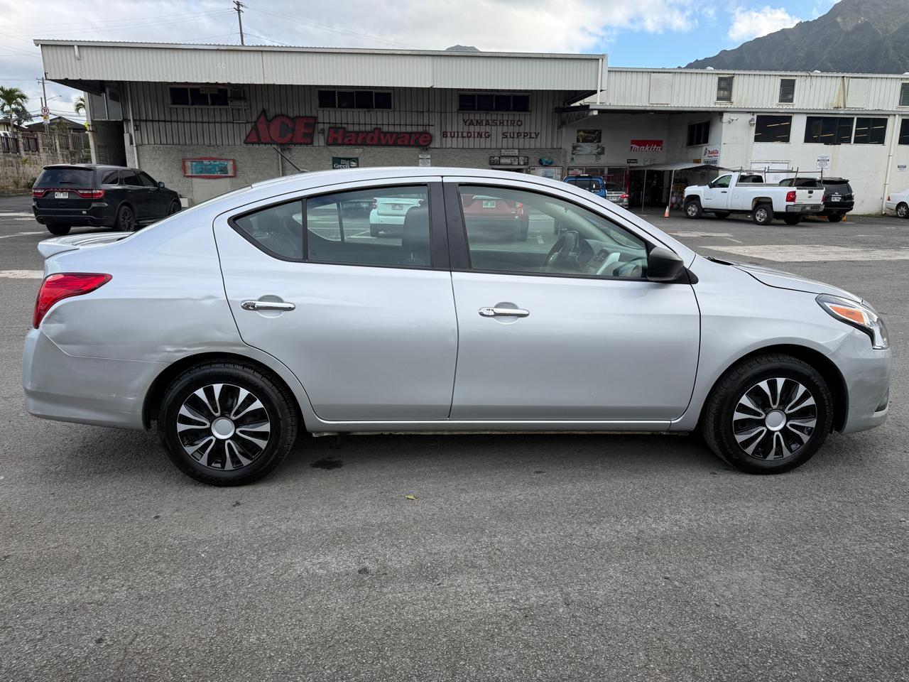 Nissan Versa SV 4D Sedan 2019