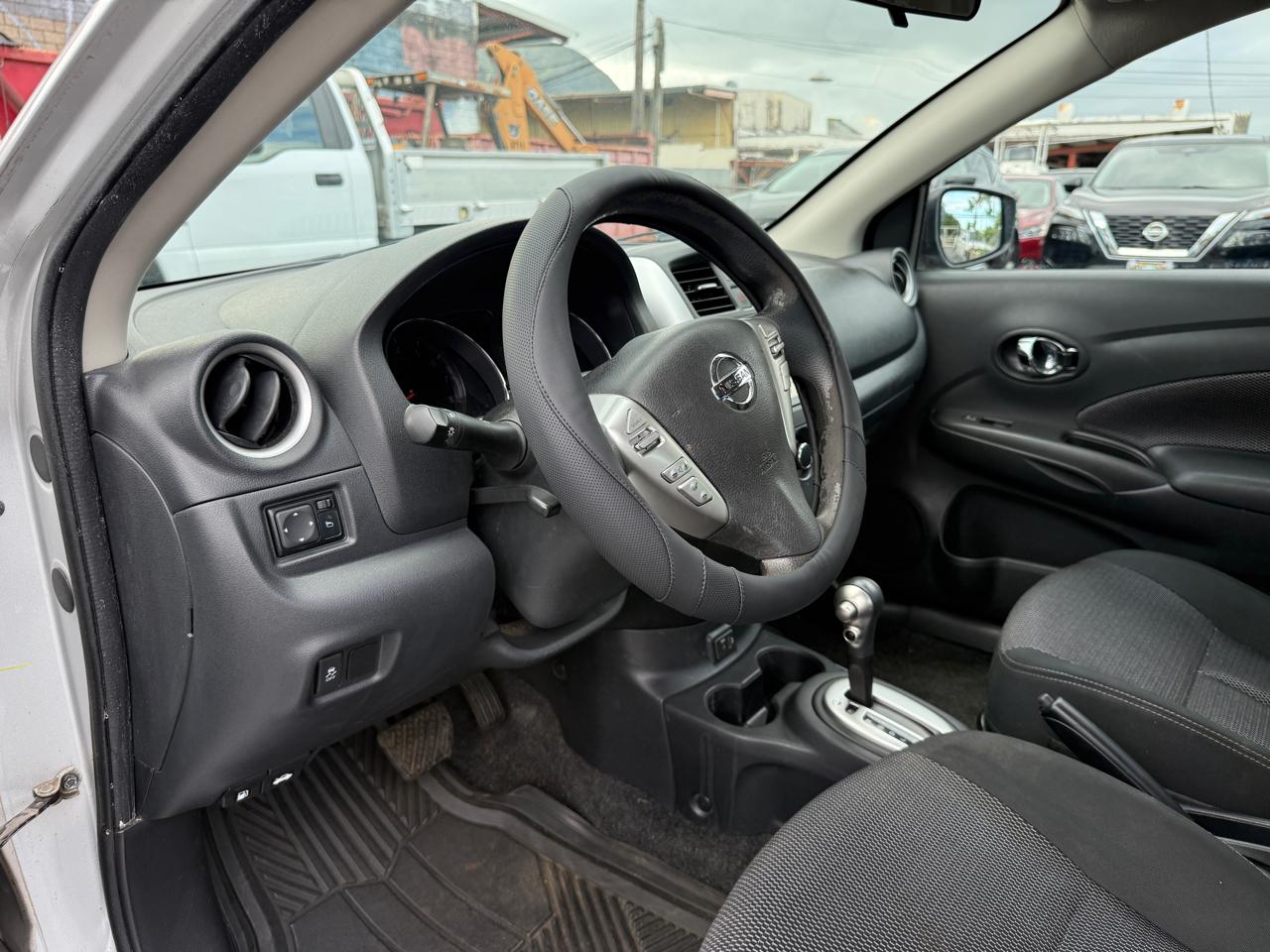 Nissan Versa SV 4D Sedan 2019