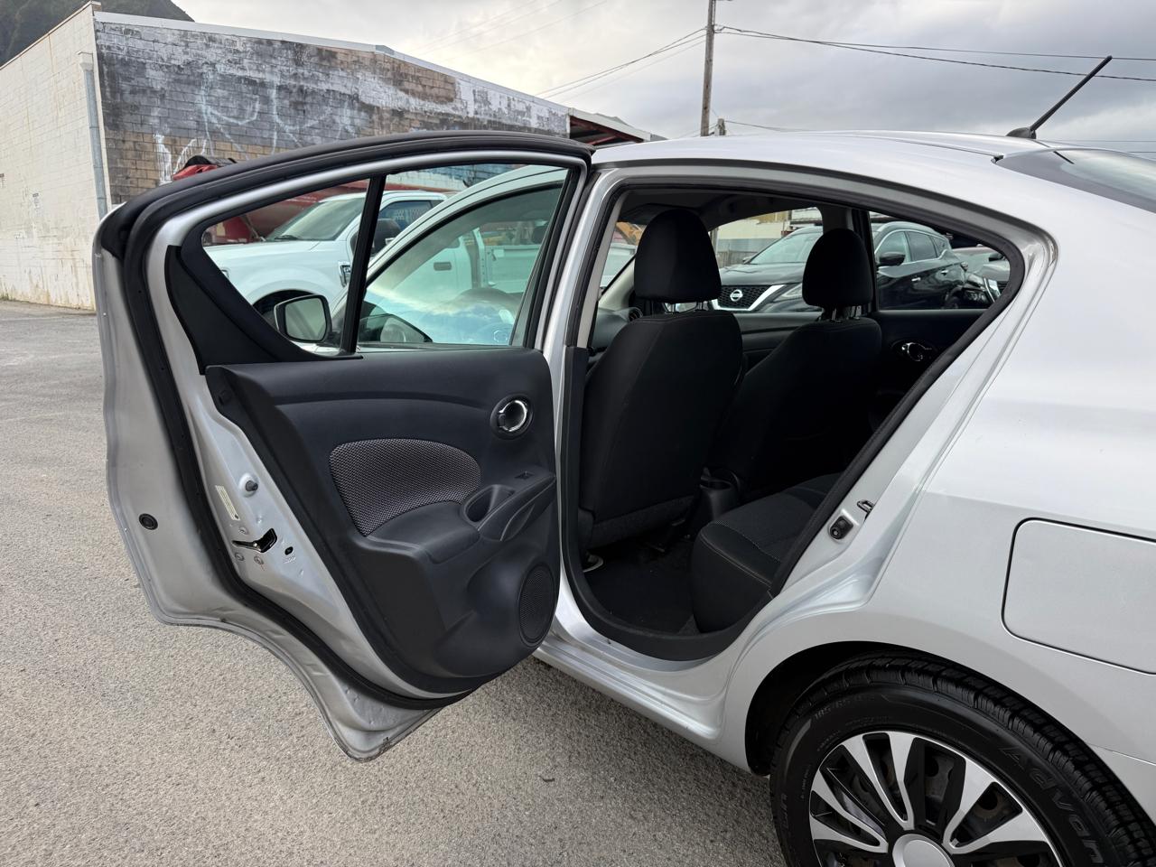 Nissan Versa SV 4D Sedan 2019