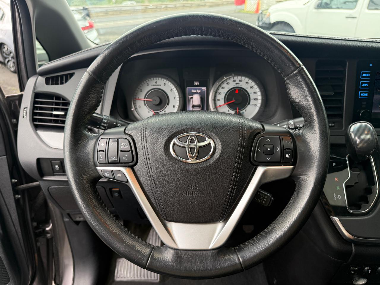 Toyota Sienna SE FWD 8-Passenger V6 2015
