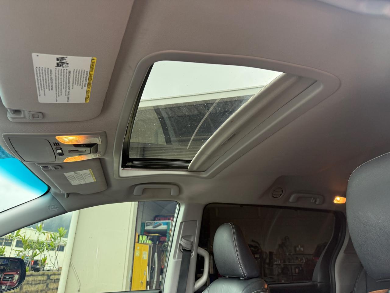 Toyota Sienna SE FWD 8-Passenger V6 2015