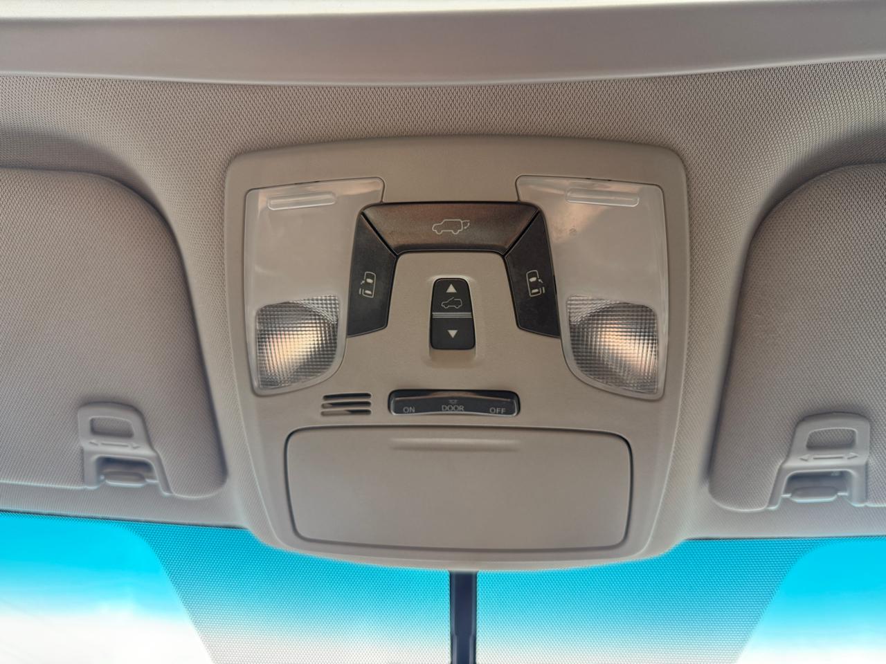 Toyota Sienna SE FWD 8-Passenger V6 2015