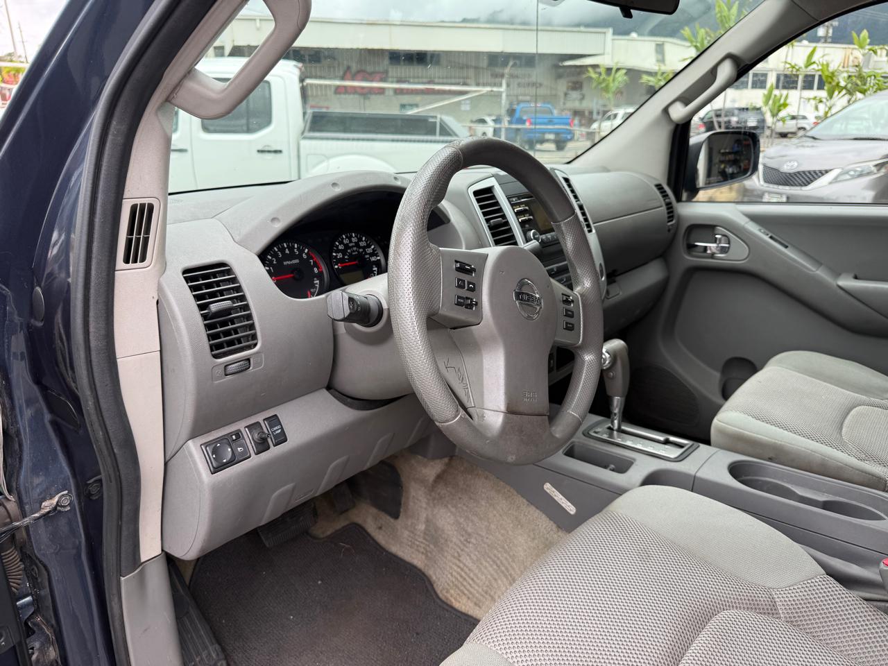 Nissan Frontier SV Crew Cab V6 2014