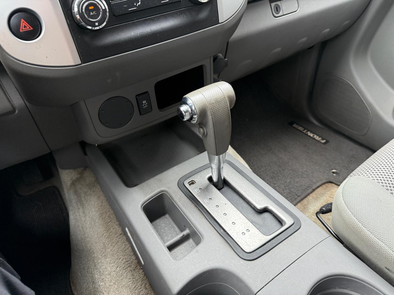 Nissan Frontier SV Crew Cab V6 2014