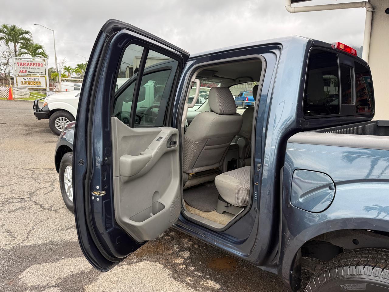 Nissan Frontier SV Crew Cab V6 2014