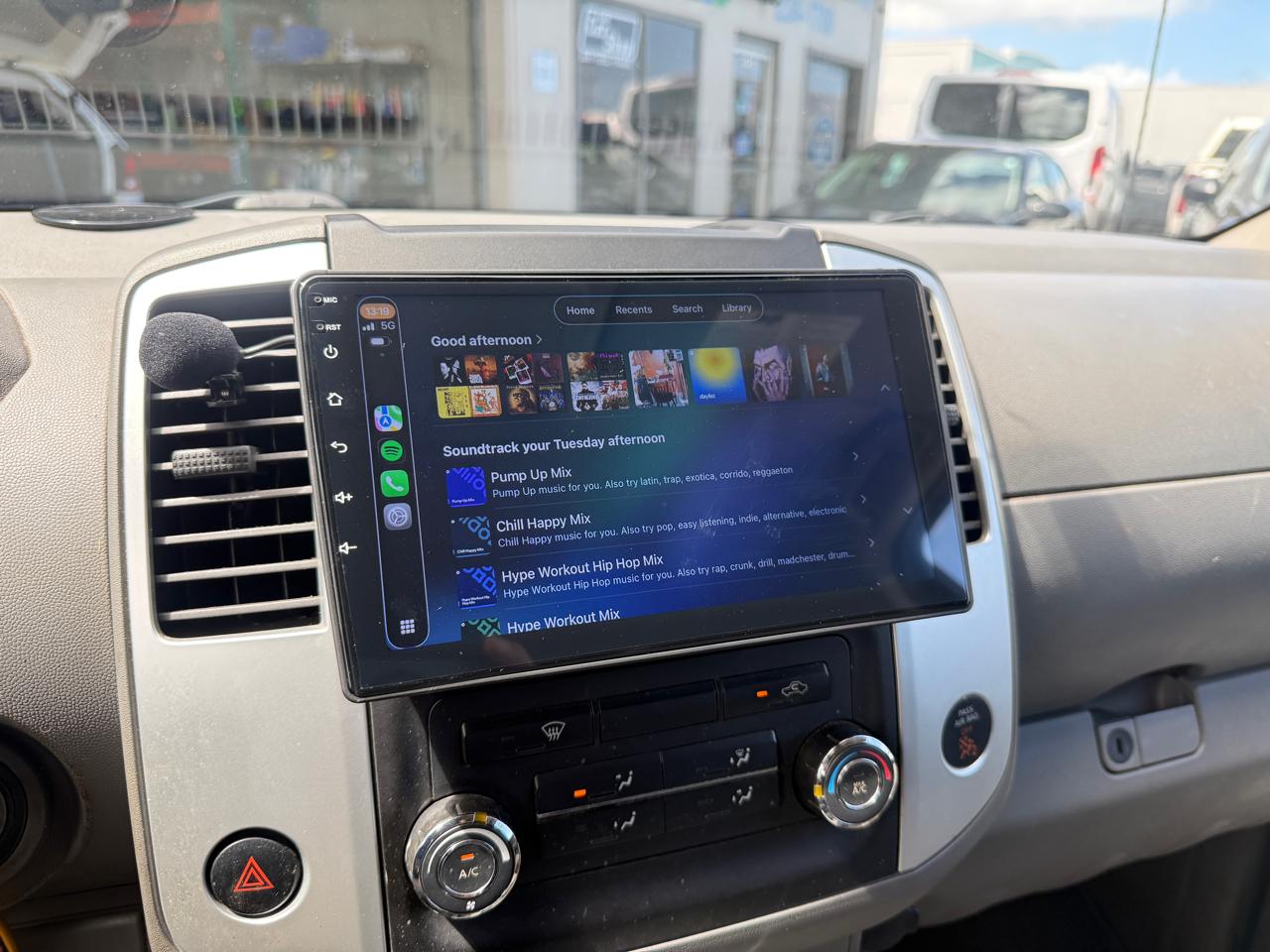 Nissan Frontier SV Crew Cab V6 2014