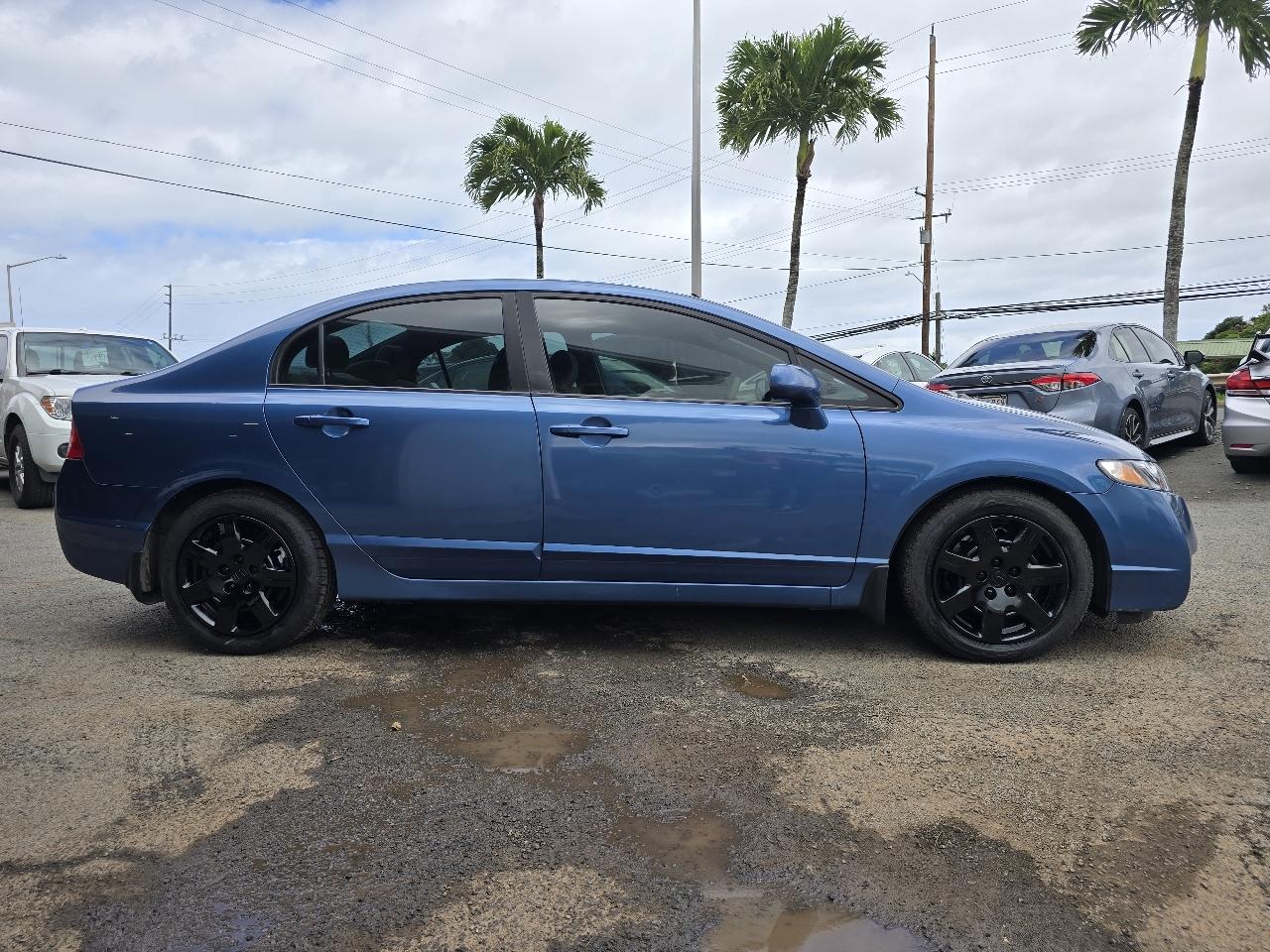 Honda Civic LX Sedan 5-Speed AT 2010