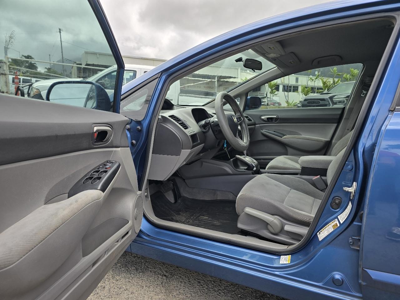 Honda Civic LX Sedan 5-Speed AT 2010