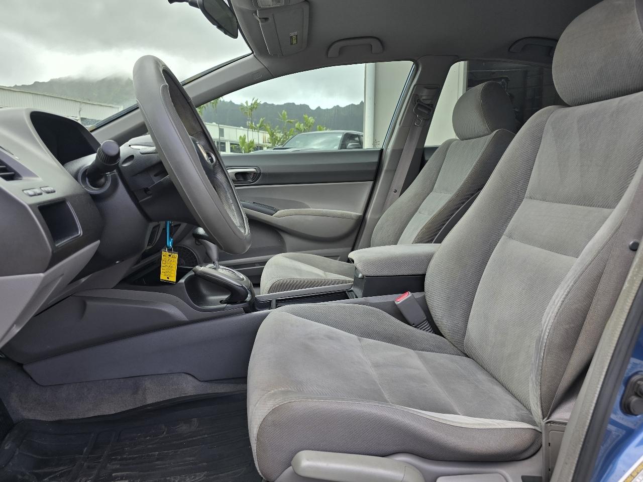 Honda Civic LX Sedan 5-Speed AT 2010