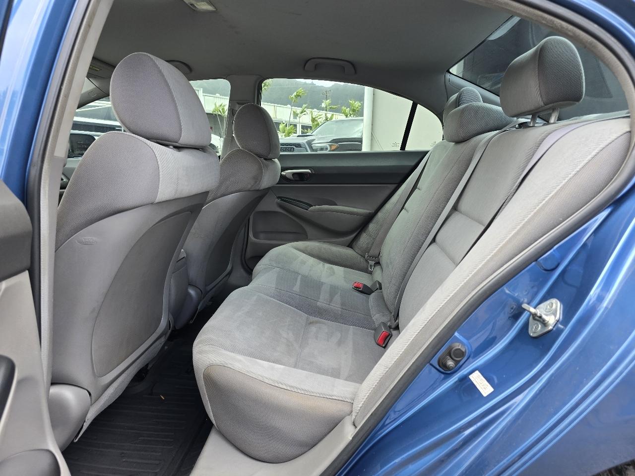 Honda Civic LX Sedan 5-Speed AT 2010