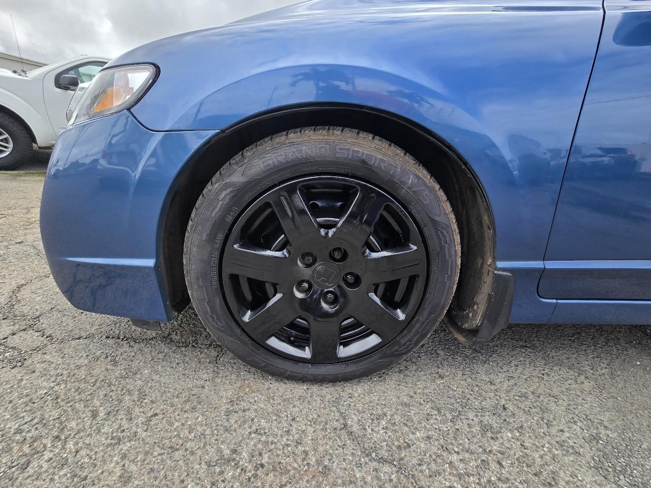 Honda Civic LX Sedan 5-Speed AT 2010