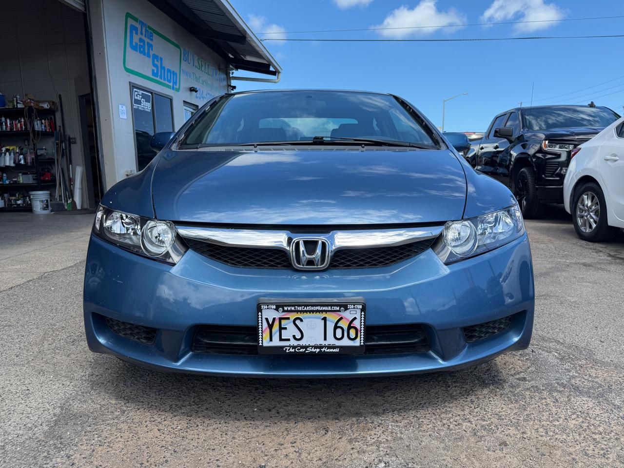 View vehicle photo 3