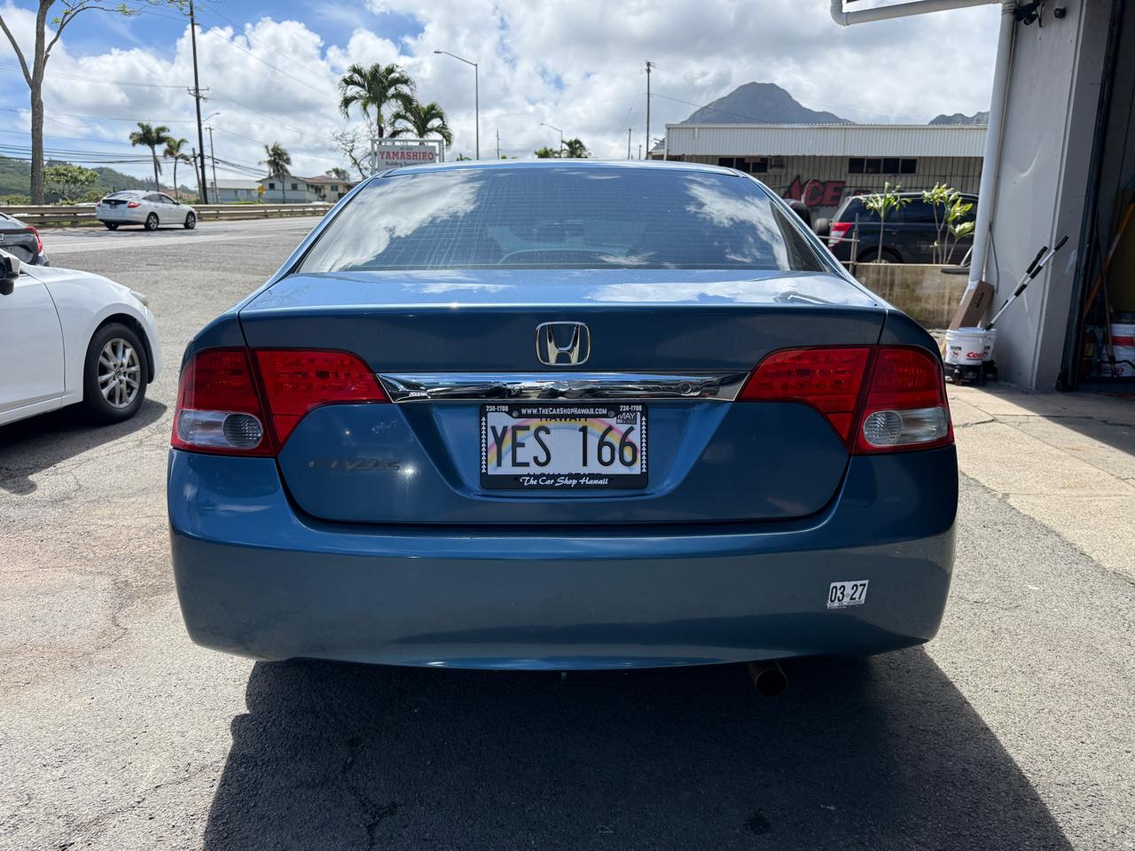 View vehicle photo 7