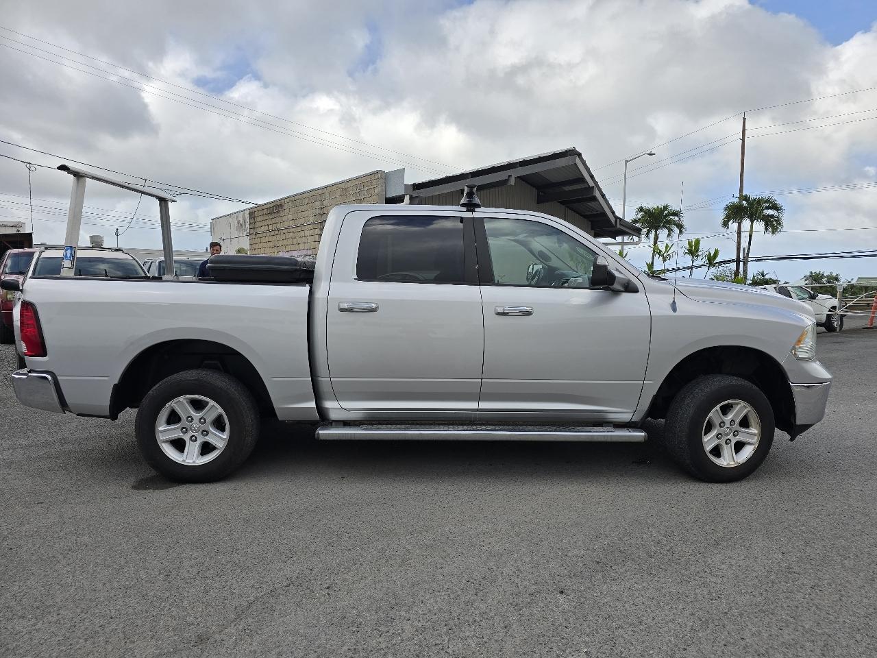 RAM 1500 SLT Crew Cab SWB 4WD 2013