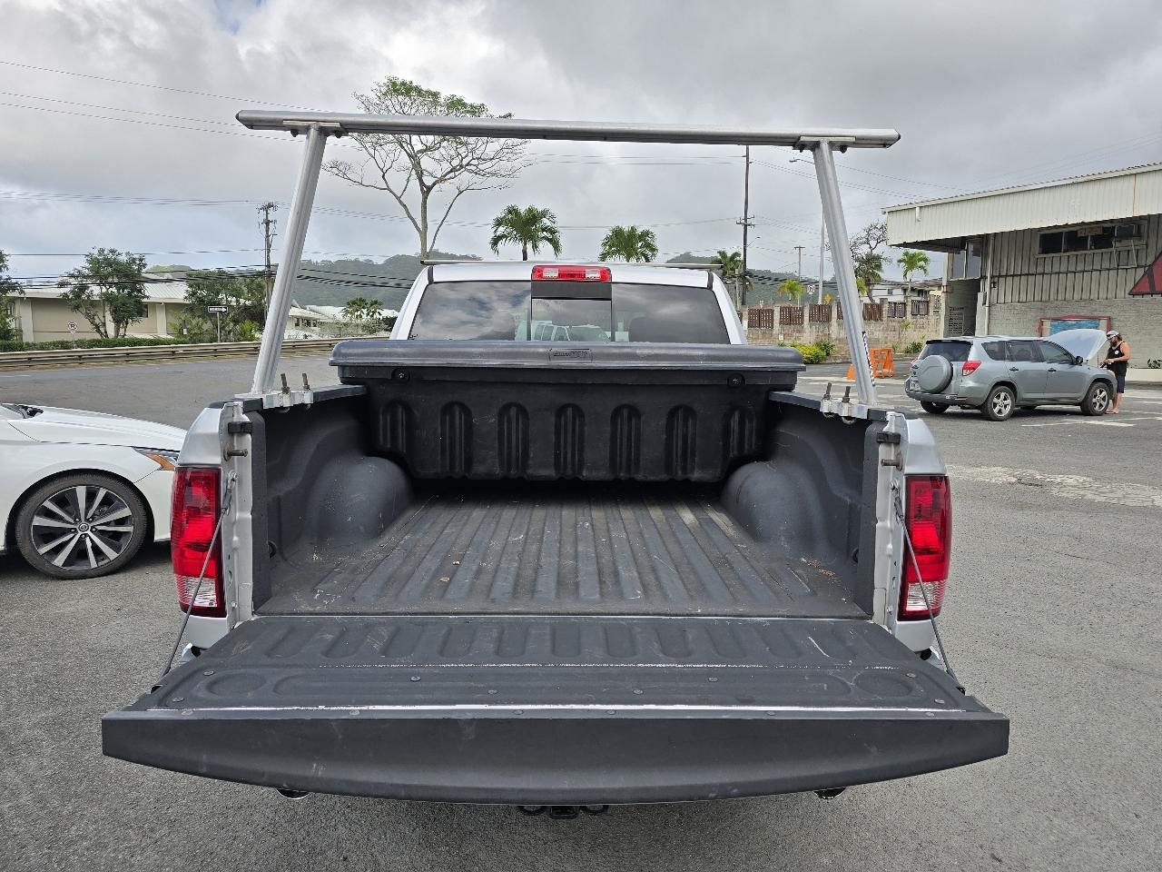 RAM 1500 SLT Crew Cab SWB 4WD 2013