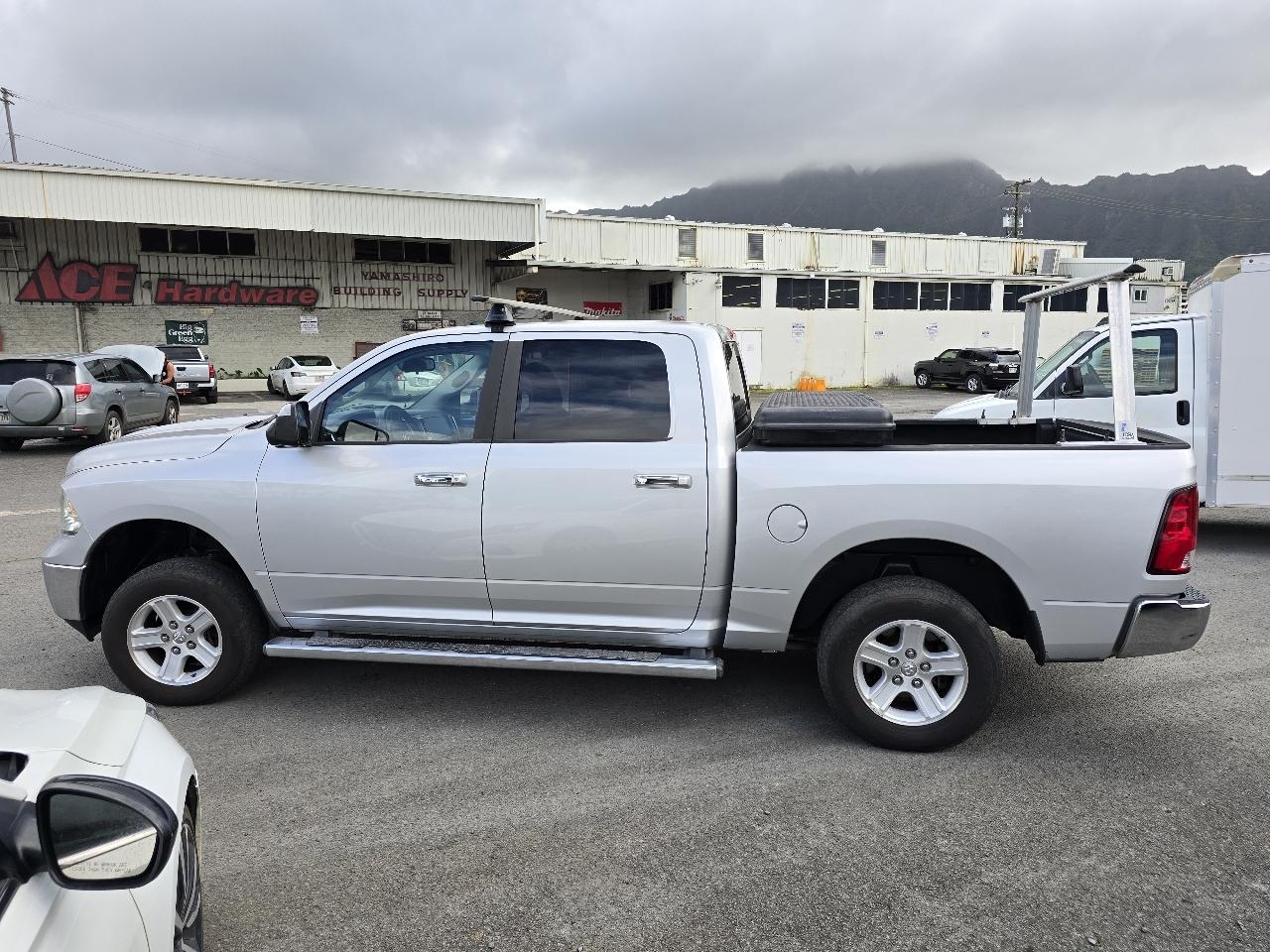 RAM 1500 SLT Crew Cab SWB 4WD 2013