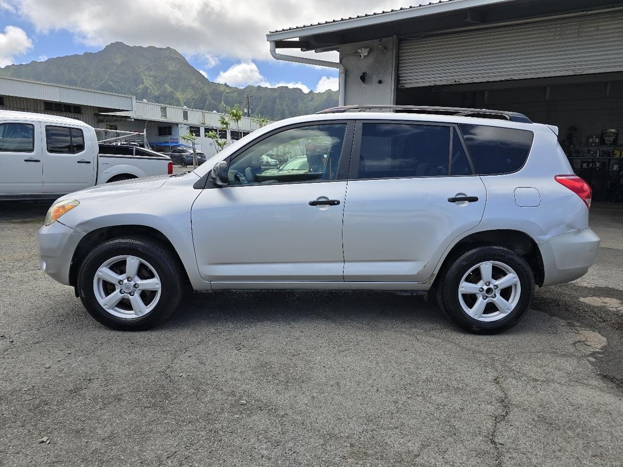 Toyota RAV4 Base V6 2WD 2007