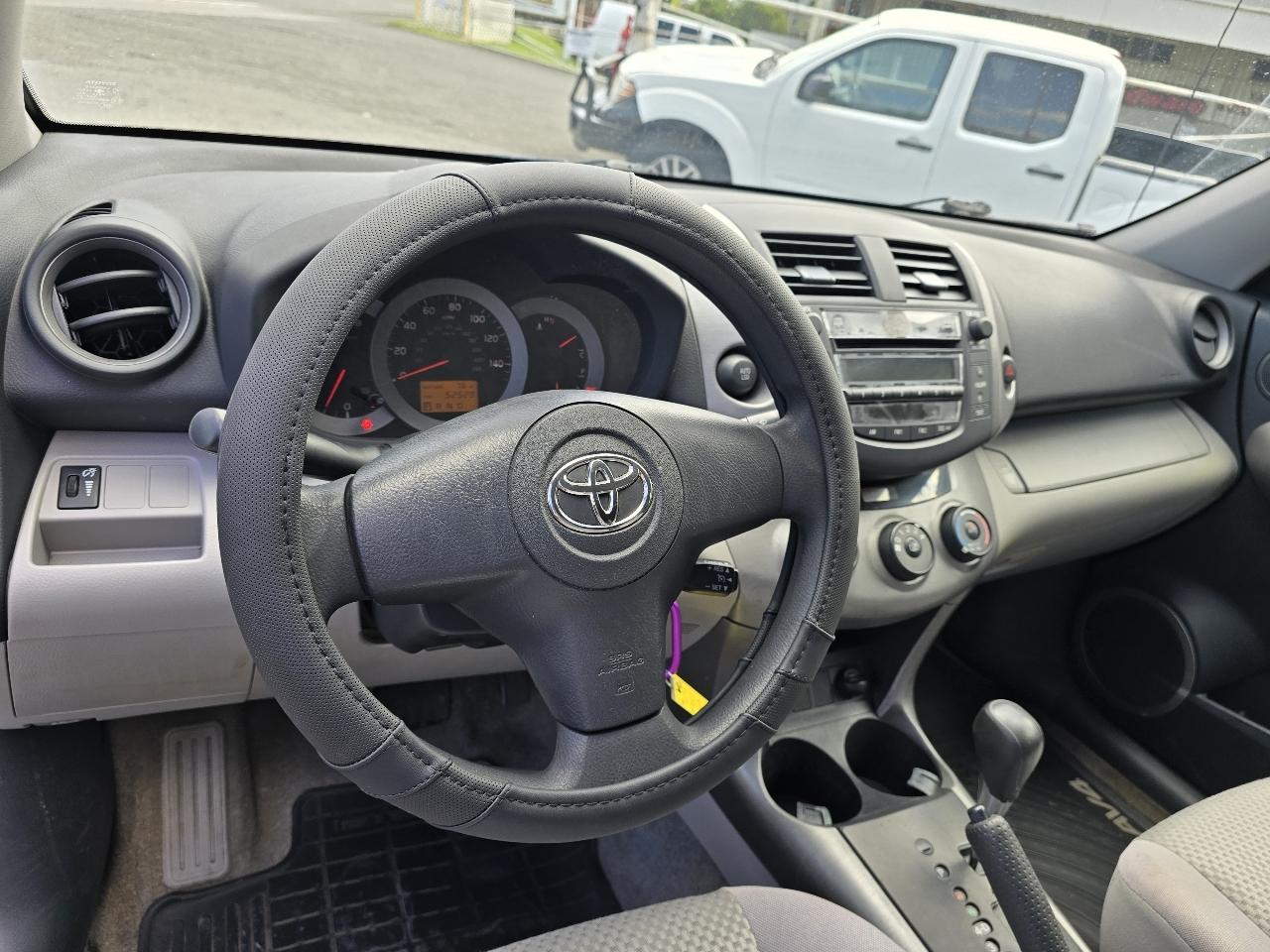 Toyota RAV4 Base V6 2WD 2007