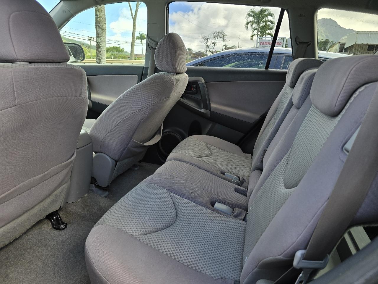 Toyota RAV4 Base V6 2WD 2007