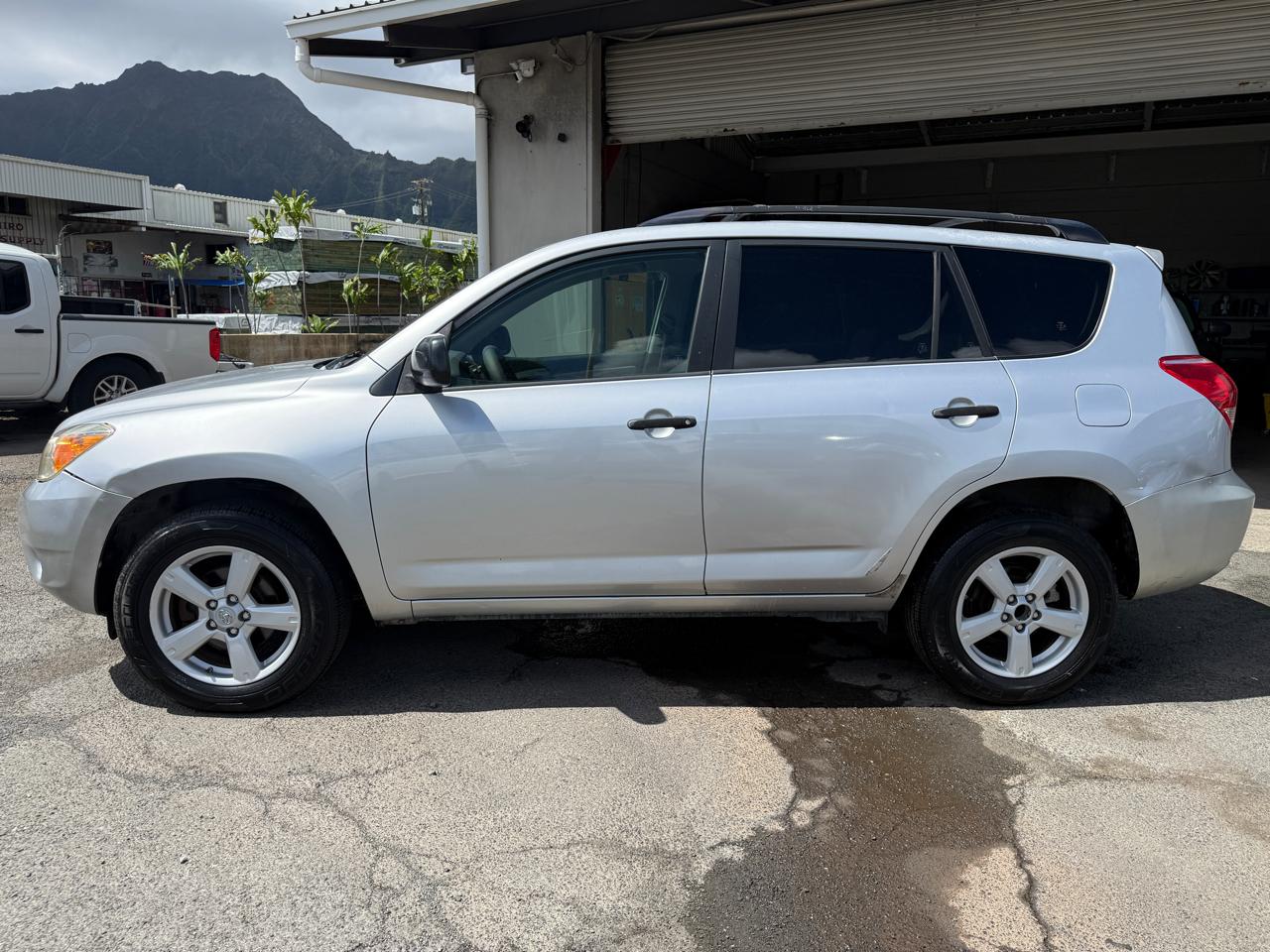 Toyota RAV4 Base V6 2WD 2007