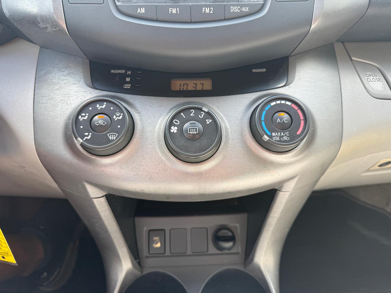 Toyota RAV4 Base V6 2WD 2007