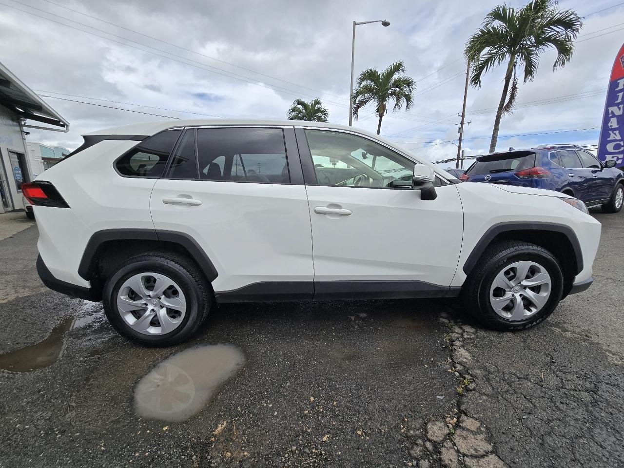 Toyota RAV4 LE 2022