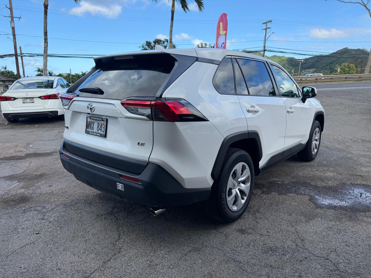 Toyota RAV4 LE 2022