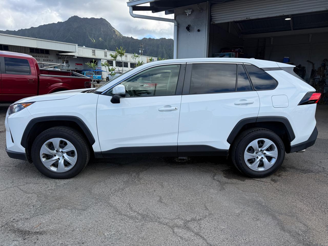 Toyota RAV4 LE 2022