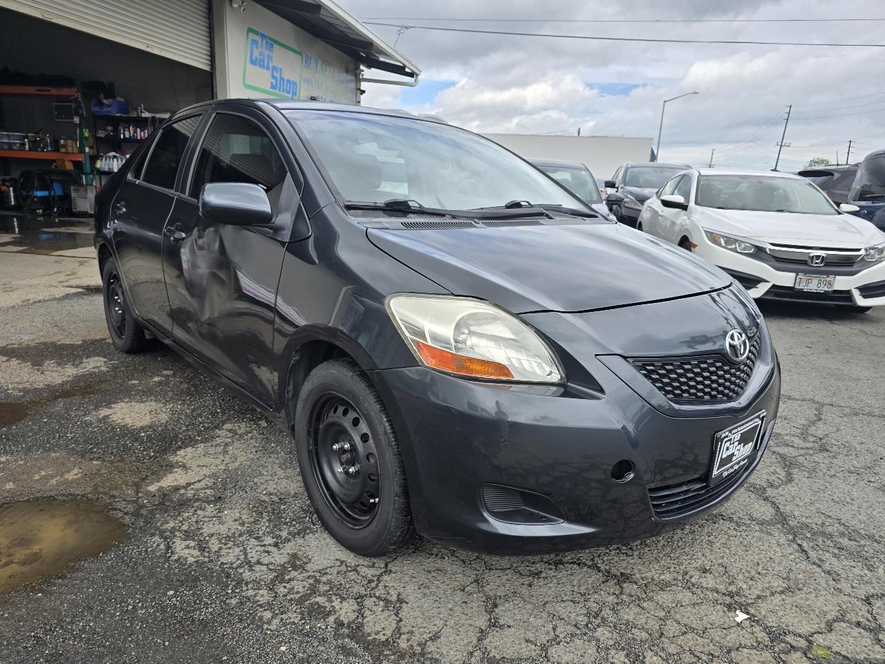 Toyota Yaris Sedan 4-Speed AT 2010