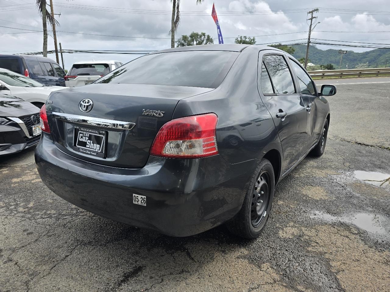 Toyota Yaris Sedan 4-Speed AT 2010