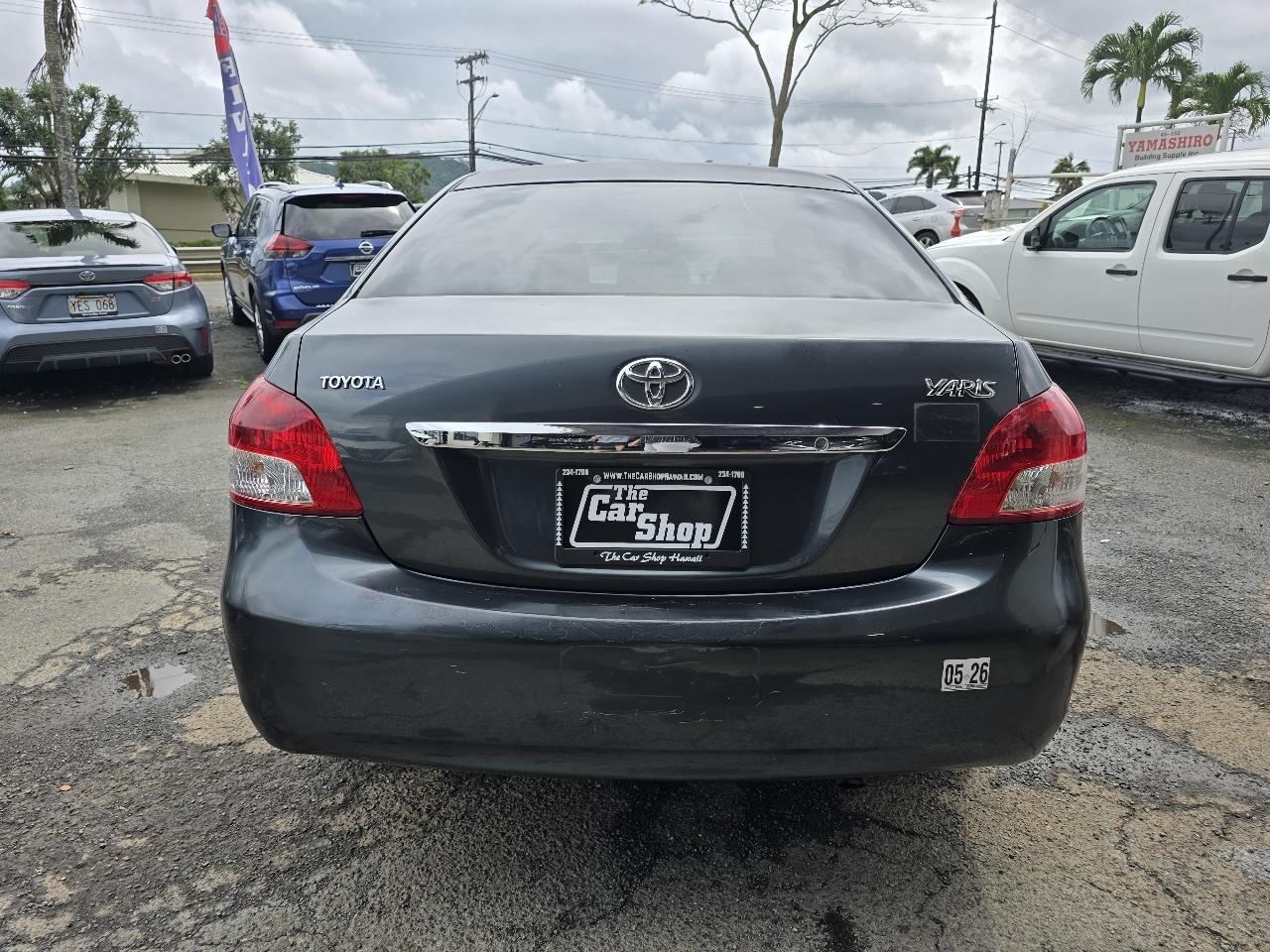 Toyota Yaris Sedan 4-Speed AT 2010