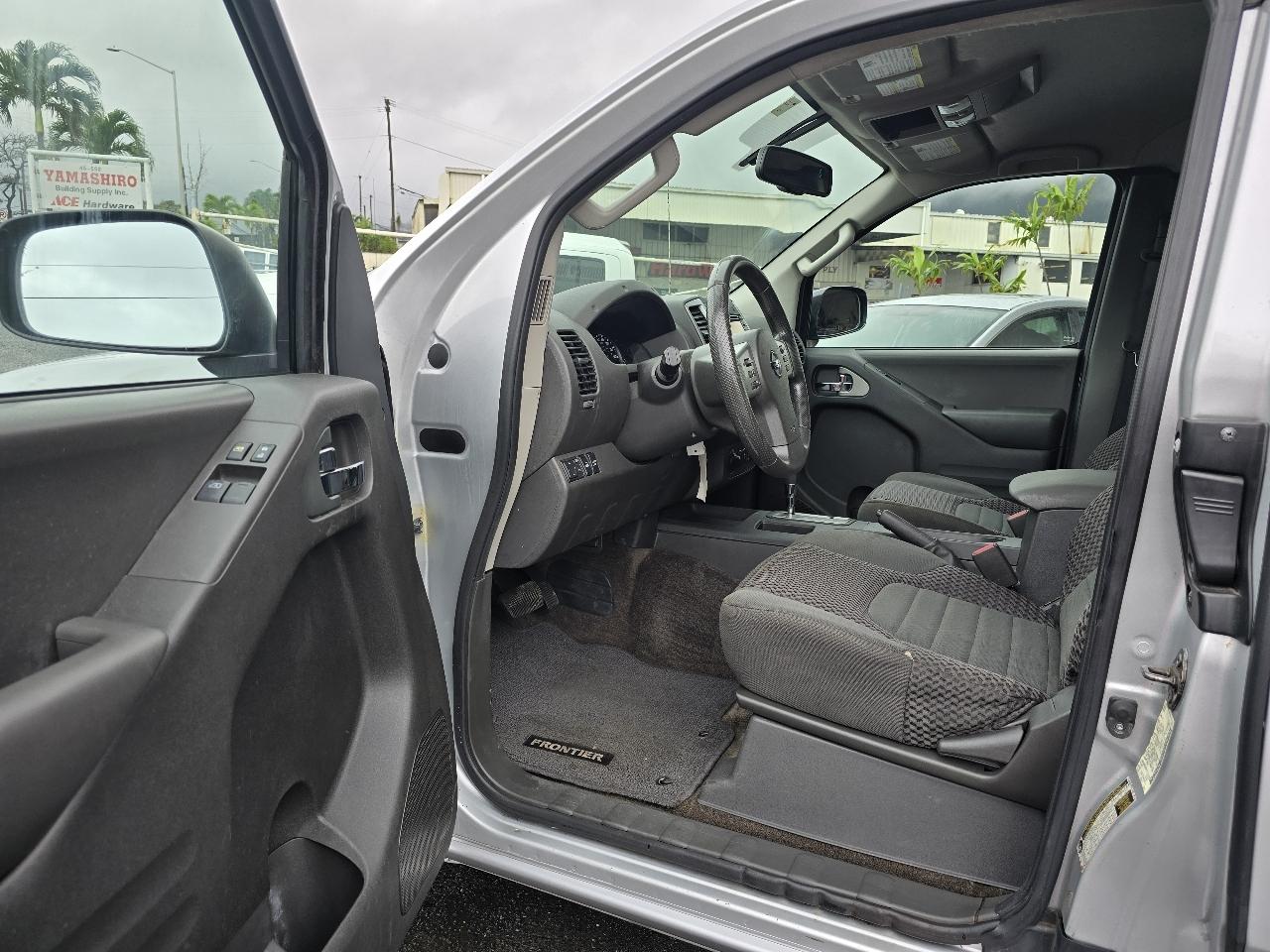 Nissan Frontier S Crew Cab 5AT 4WD 2015