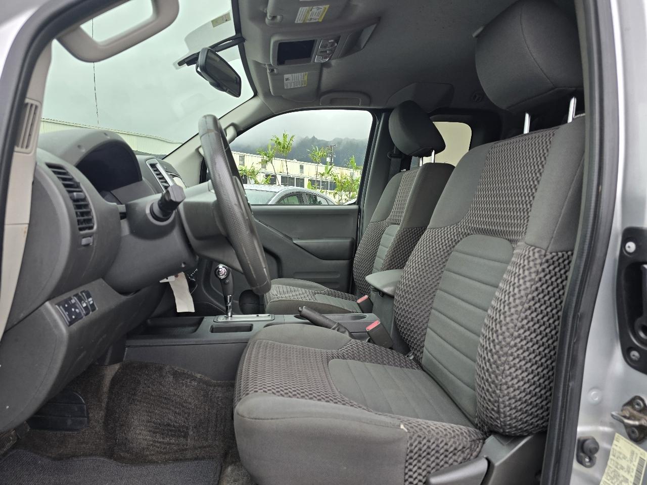 Nissan Frontier S Crew Cab 5AT 4WD 2015