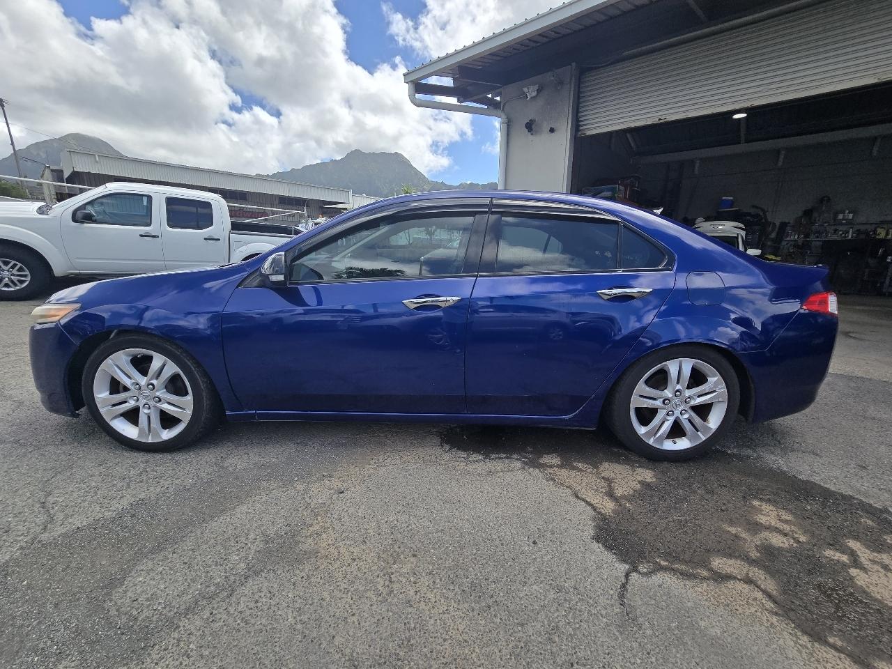 Acura TSX V6 5-Speed AT with Tech Package 2010