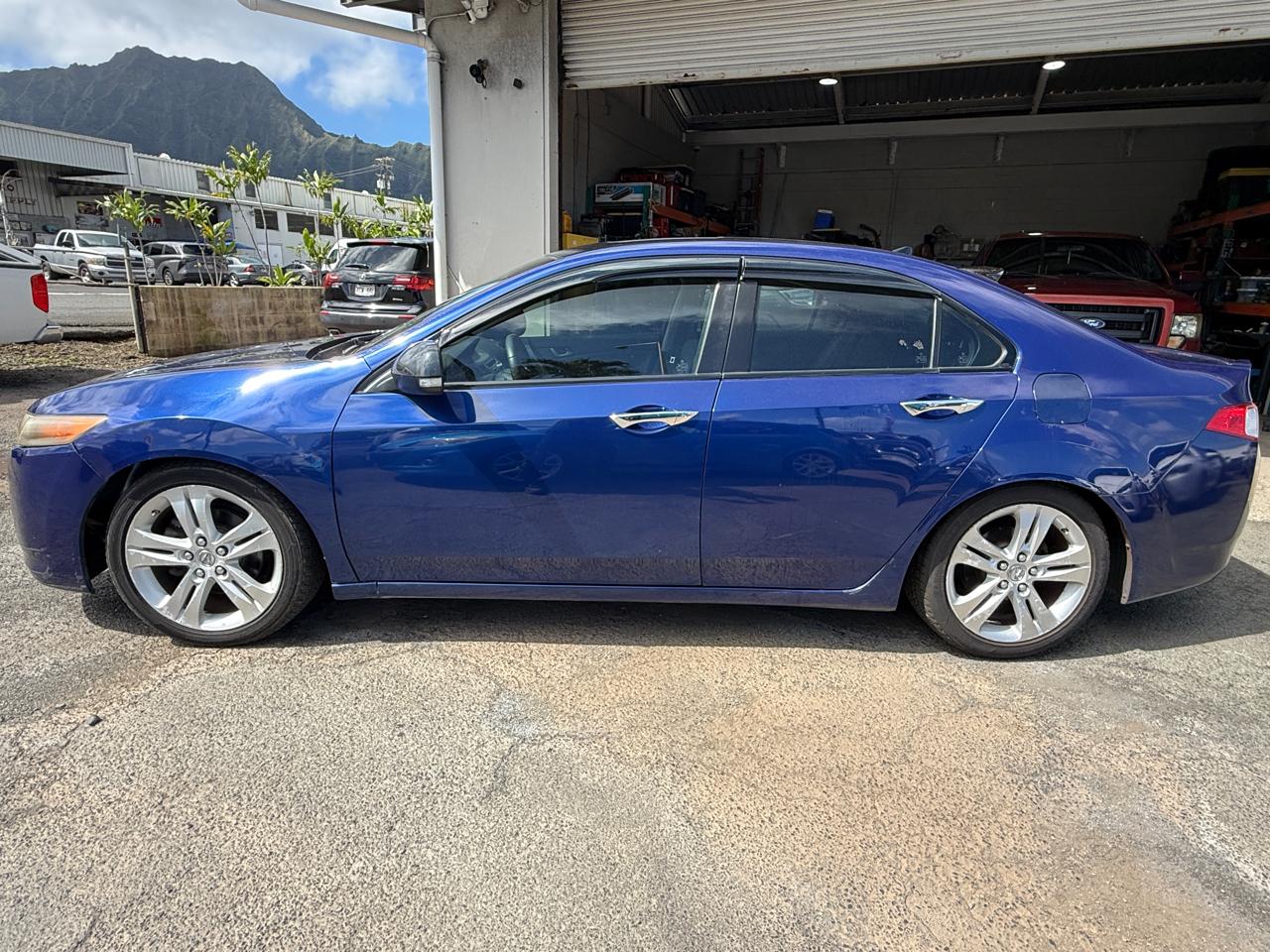 Acura TSX V6 5-Speed AT with Tech Package 2010