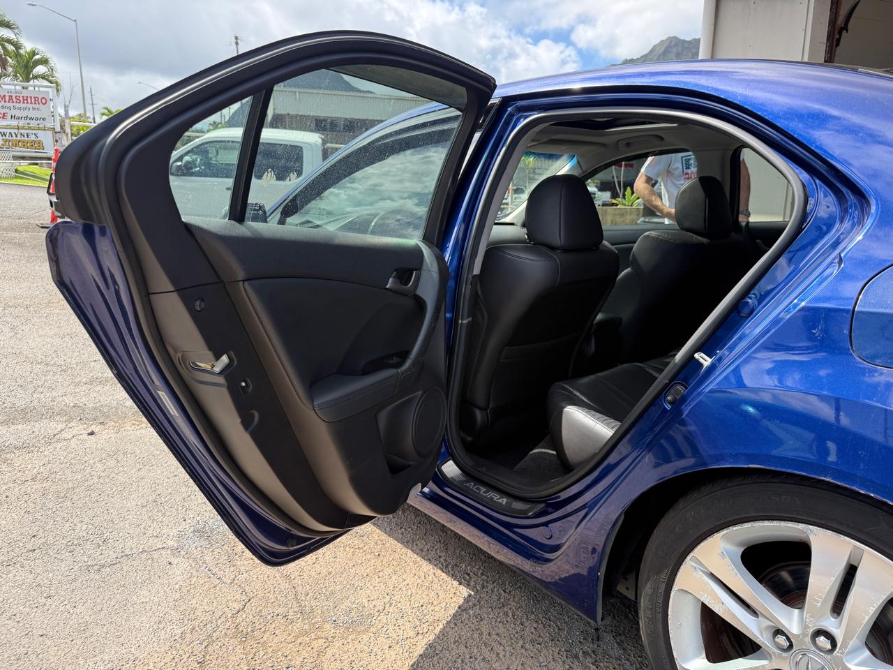 Acura TSX V6 5-Speed AT with Tech Package 2010