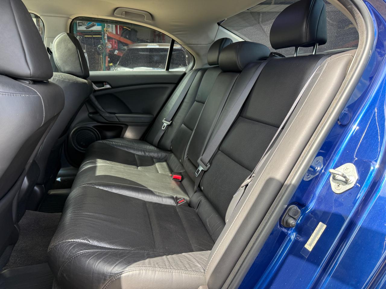 Acura TSX V6 5-Speed AT with Tech Package 2010