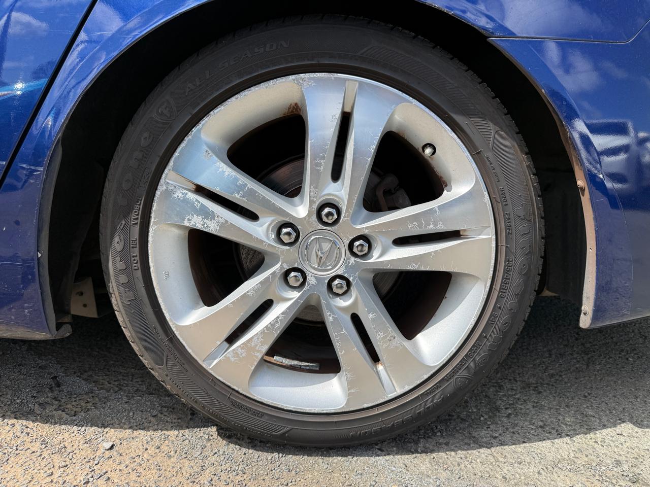 Acura TSX V6 5-Speed AT with Tech Package 2010